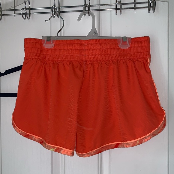 Under Armor Short - Picture 2 of 3